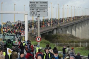 20,000 Rally In Protest At Contested French Airport Site