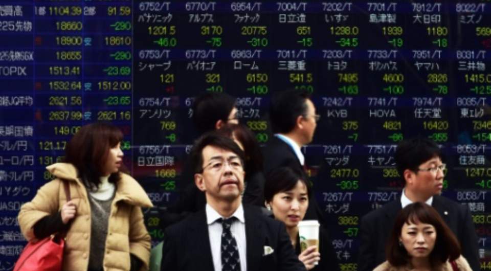 Asian Markets See Renewed Volatility In Early Trade