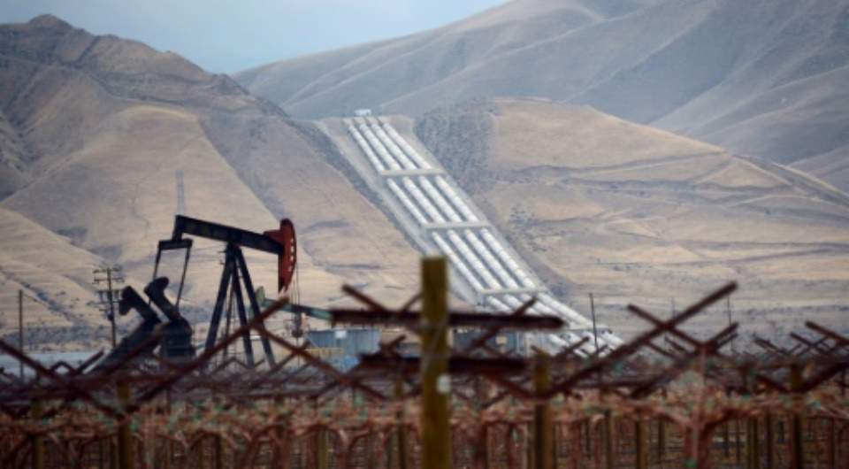 Oil Slips As Glut Worries Eclipse Saudi-Iran Tensions